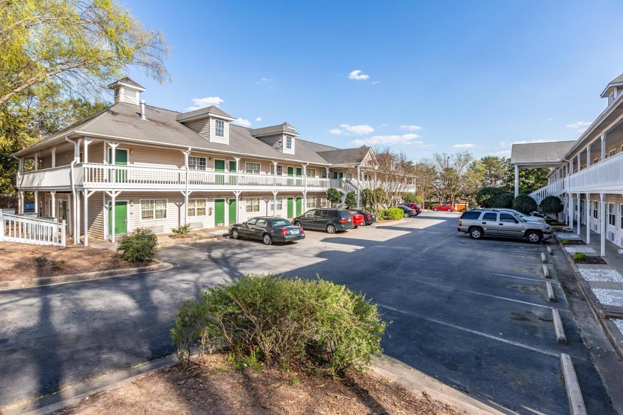 Hometowne Studios By Red Roof Atlanta Ne - Norcross South Экстерьер фото