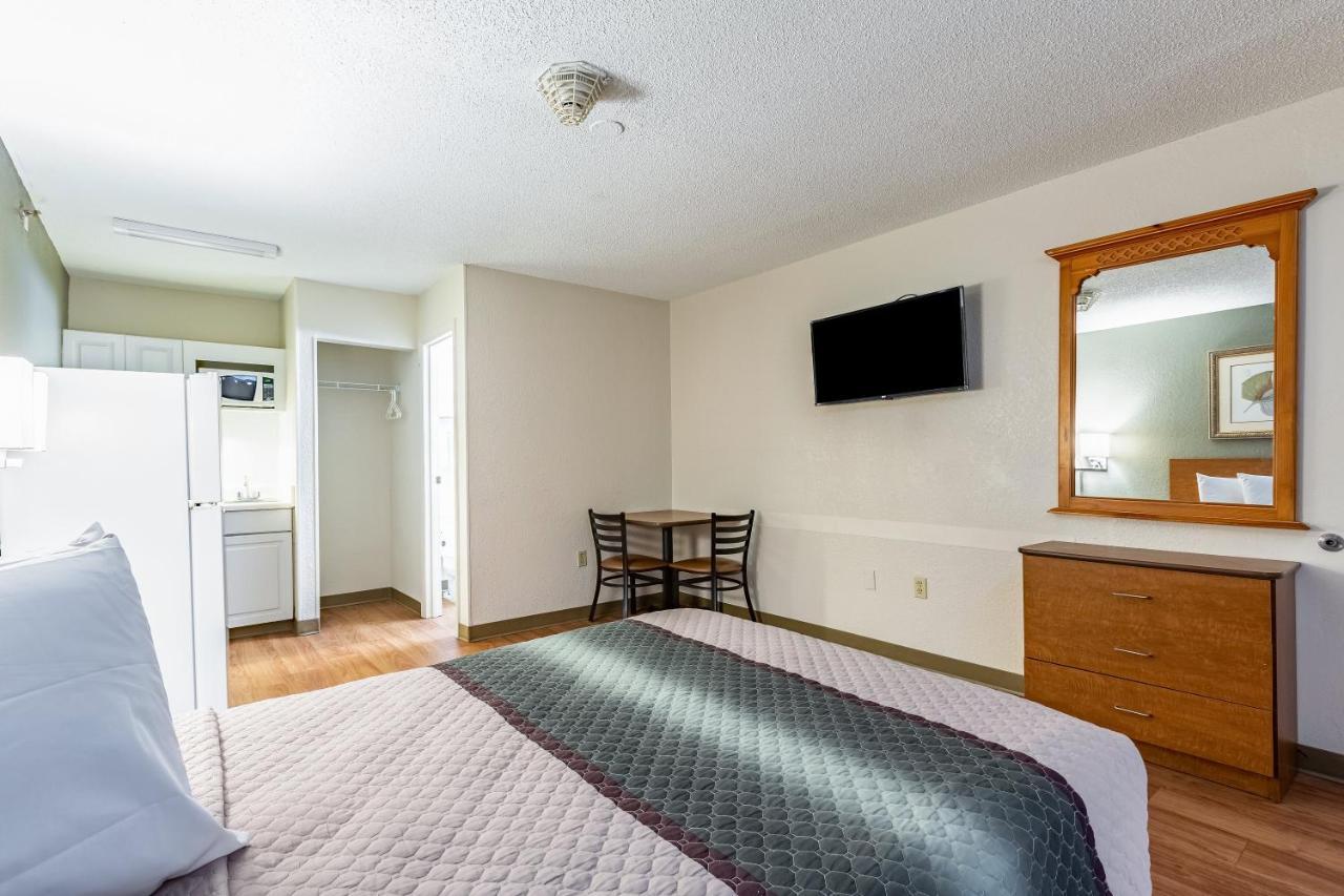 Hometowne Studios By Red Roof Atlanta Ne - Norcross South Экстерьер фото